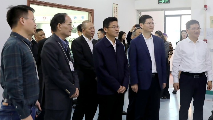 湖南省人民政府副省長(zhǎng)、黨組成員曹志強(qiáng) 蒞臨炬神電子調(diào)研